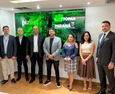 Lottopar autoriza a quarta empresa de apostas esportivas a iniciar a etapa de integração. Integrantes da Pixbet e diretoria da Lottopar.